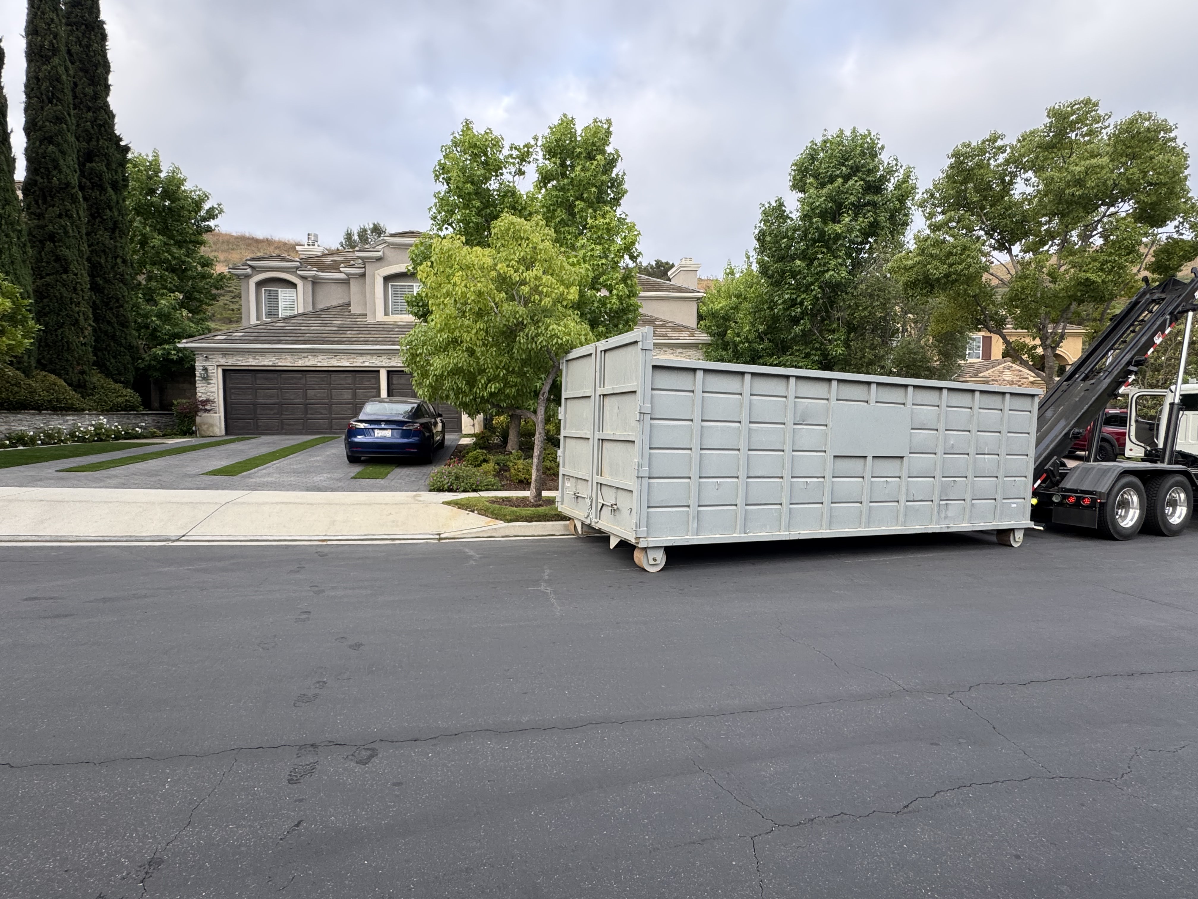 40 Yard Dumpster Rental in La Cresta CA