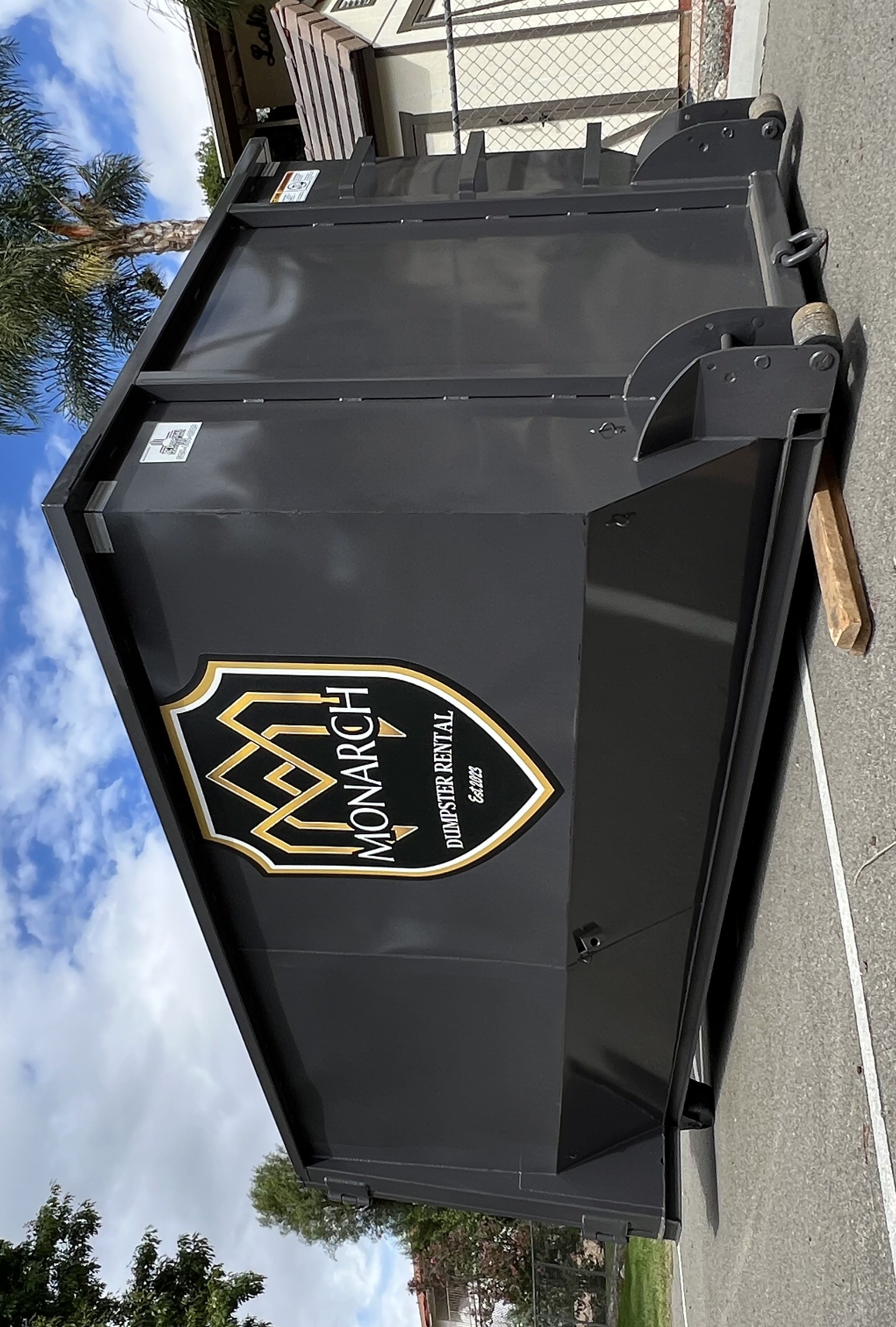 Monarch Dumpster Rental in Murrieta, CA